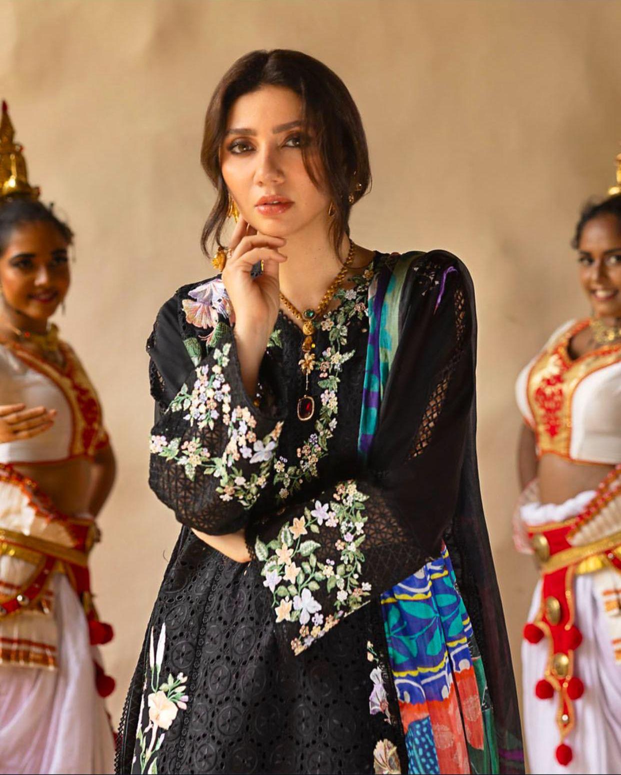 Lawn chickenkari full heavy embroidery work Brand :*MUSHQ* Lawn Collection - Image 2