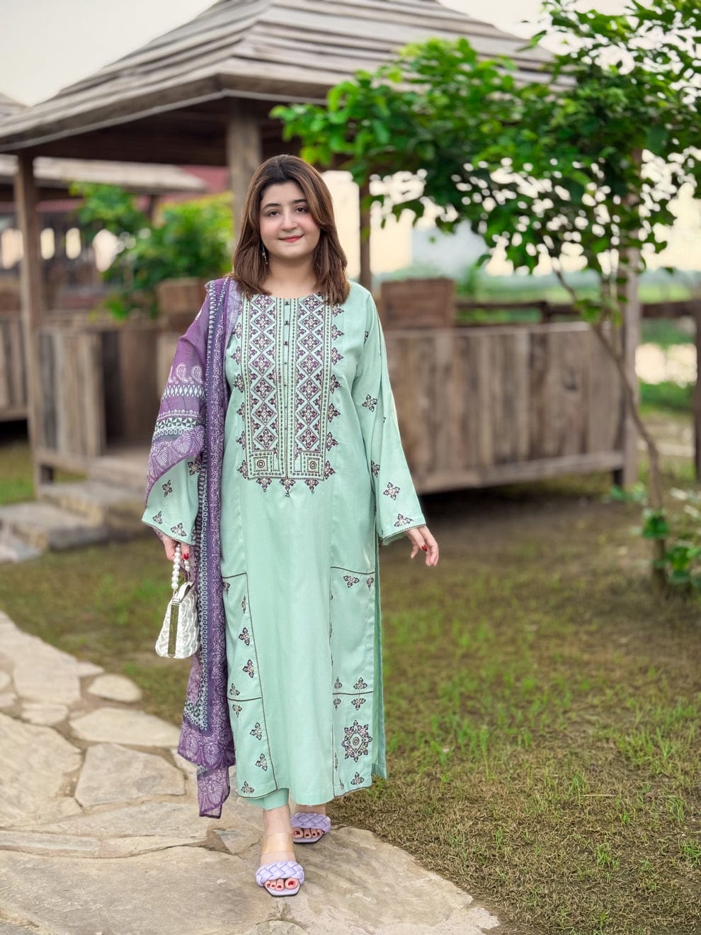 *PRESENTING UMZAY BRAND LUXURY BRAND EMBROIDERED HIT CODE*